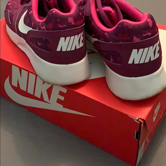 Nike gymshoes - Picture 2 of 2